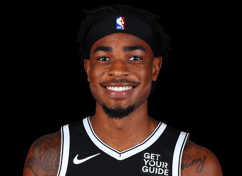 What intangible traits separate Nic Claxton’s defense from others his age?