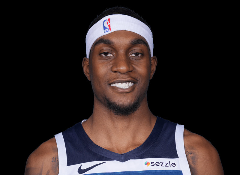 Does Jaden McDaniels use his wingspan effectively to contest jumpers?